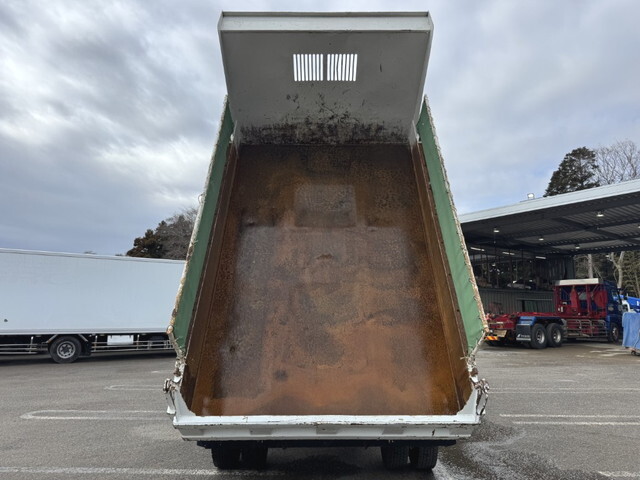 いすゞフォワードダンプ中型（4t）[写真17]