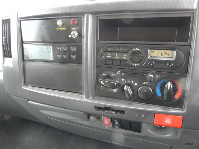 いすゞエルフ冷凍車（冷蔵車）小型（2t・3t）[写真14]