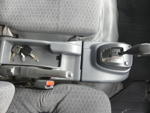 いすゞエルフ冷凍車（冷蔵車）小型（2t・3t）[写真16]