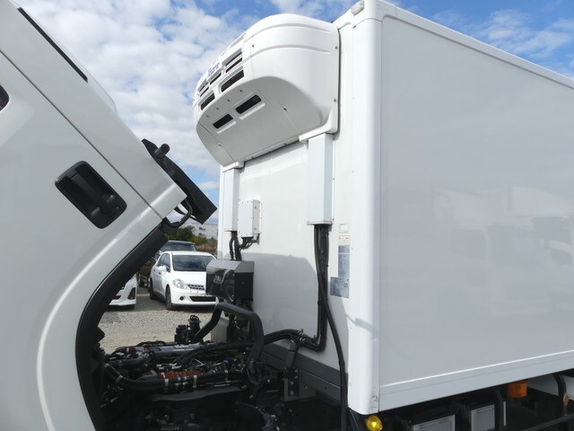 いすゞエルフ冷凍車（冷蔵車）小型（2t・3t）[写真25]