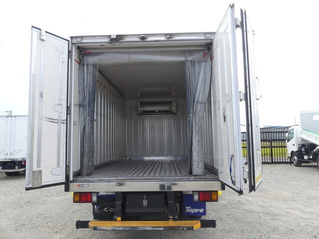 いすゞエルフ冷凍車（冷蔵車）小型（2t・3t）[写真05]