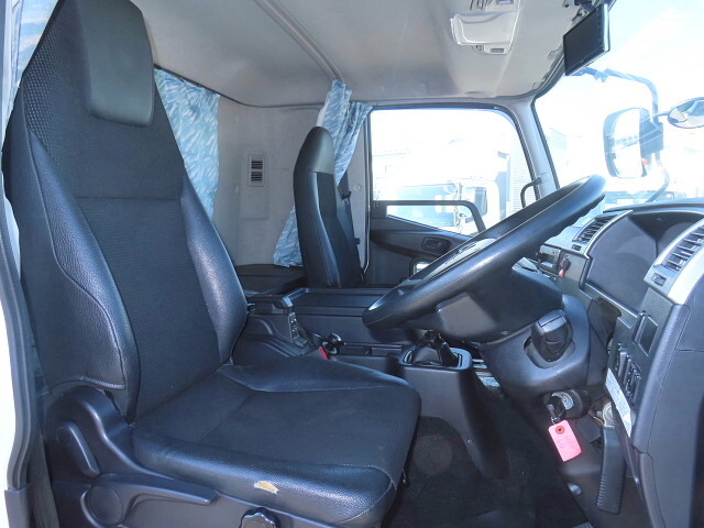 三菱ふそうファイターアルミウイング中型（4t）[写真20]