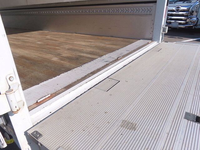 三菱ふそうファイターアルミウイング中型（4t）[写真31]