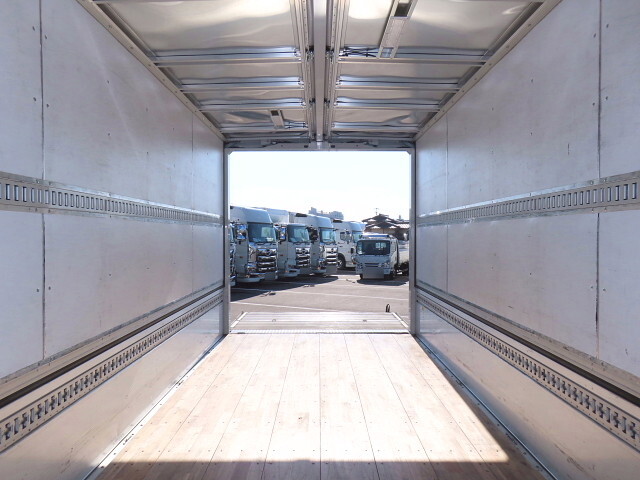 三菱ふそうファイターアルミウイング中型（4t）[写真34]