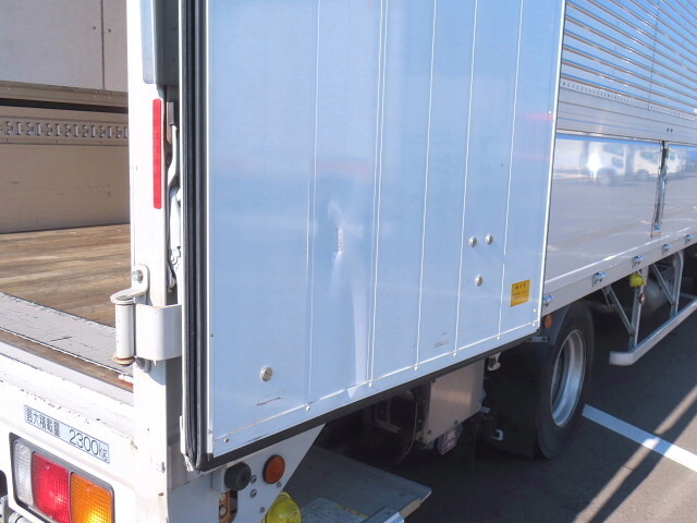 三菱ふそうファイターアルミウイング中型（4t）[写真36]