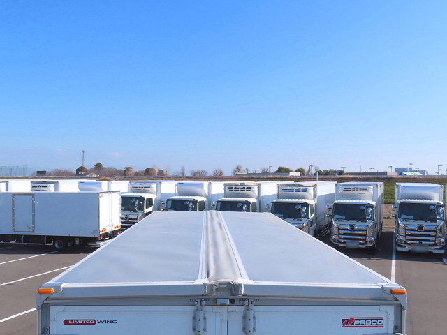 三菱ふそうファイターアルミウイング中型（4t）[写真38]