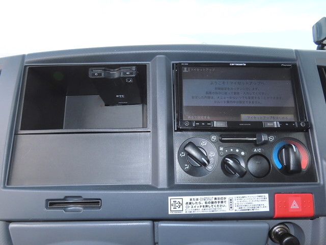 いすゞエルフ平ボディ小型（2t・3t）[写真23]