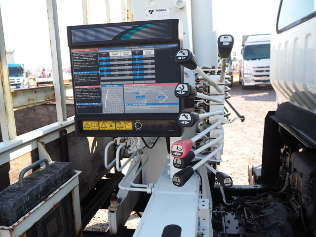 マツダタイタンクレーン3段小型（2t・3t）[写真09]