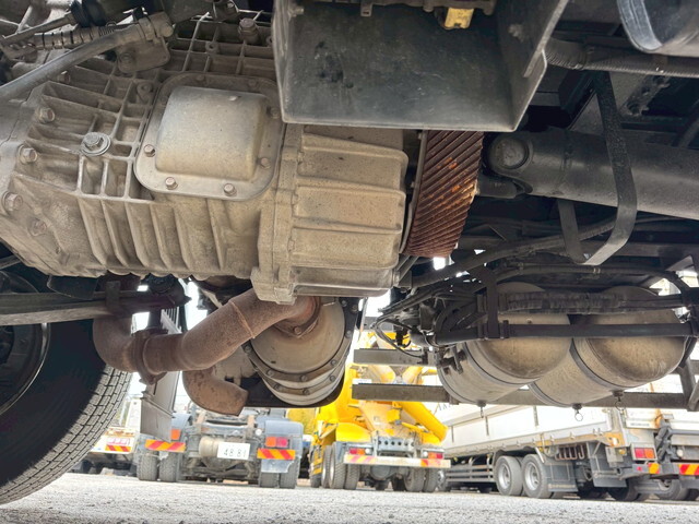 日野プロフィアアルミブロック大型（10t）[写真38]