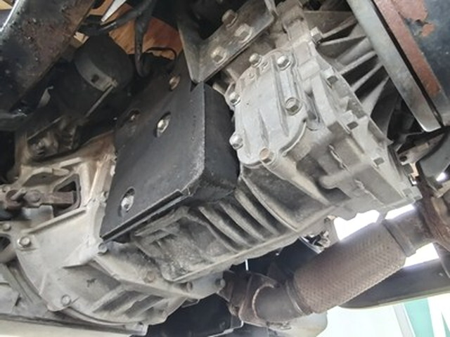 いすゞエルフ平ボディ小型（2t・3t）[写真12]