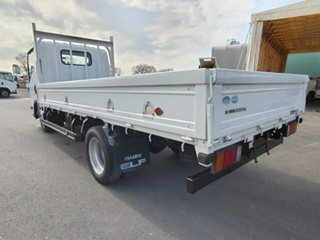 いすゞエルフ平ボディ小型（2t・3t）[写真02]