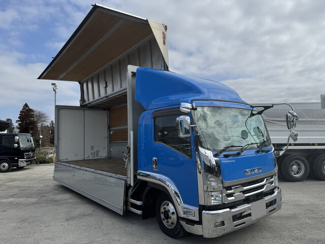 中古フォワードパネルウイング