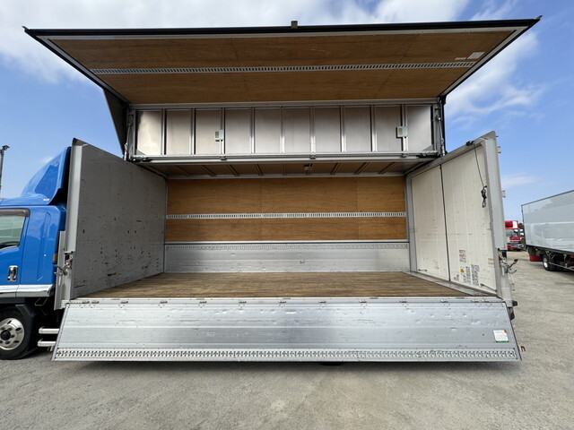 いすゞフォワードパネルウイング中型（4t）[写真11]