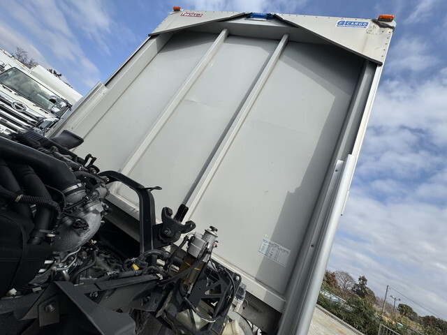 いすゞフォワードパネルウイング中型（4t）[写真16]