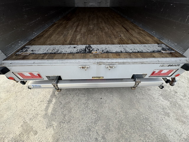 いすゞフォワードパネルウイング中型（4t）[写真23]