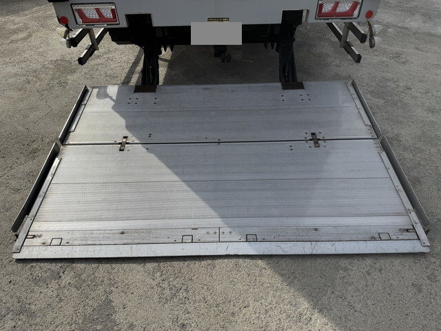 いすゞフォワードパネルウイング中型（4t）[写真25]