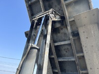 三菱ふそうスーパーグレートダンプ大型（10t）[写真12]