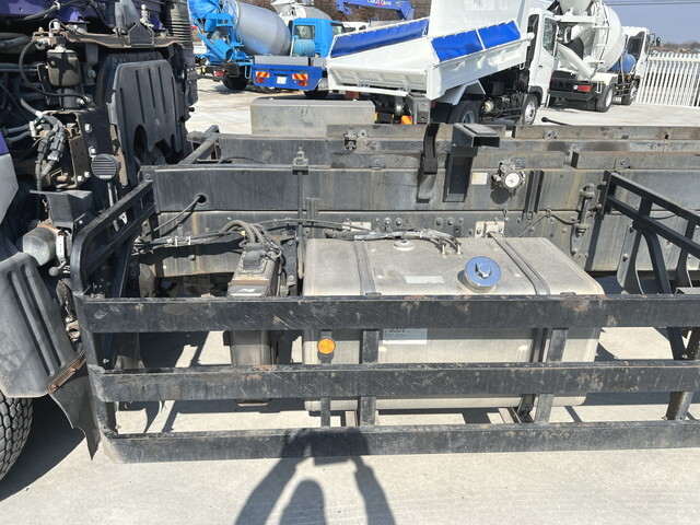 三菱ふそうスーパーグレートダンプ大型（10t）[写真12]