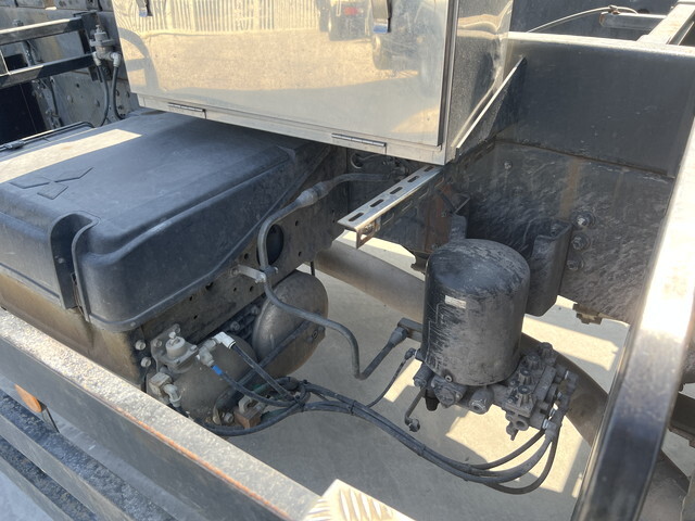 三菱ふそうスーパーグレートダンプ大型（10t）[写真27]