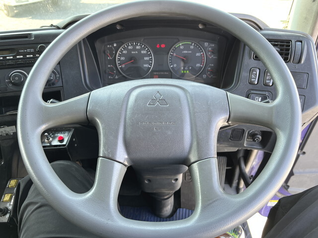 三菱ふそうスーパーグレートダンプ大型（10t）[写真40]