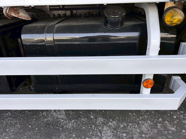 日野プロフィアアルミウイング大型（10t）[写真33]