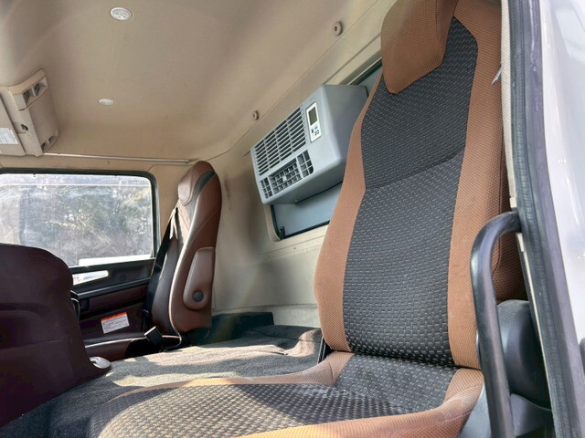 日野プロフィアアルミウイング大型（10t）[写真05]