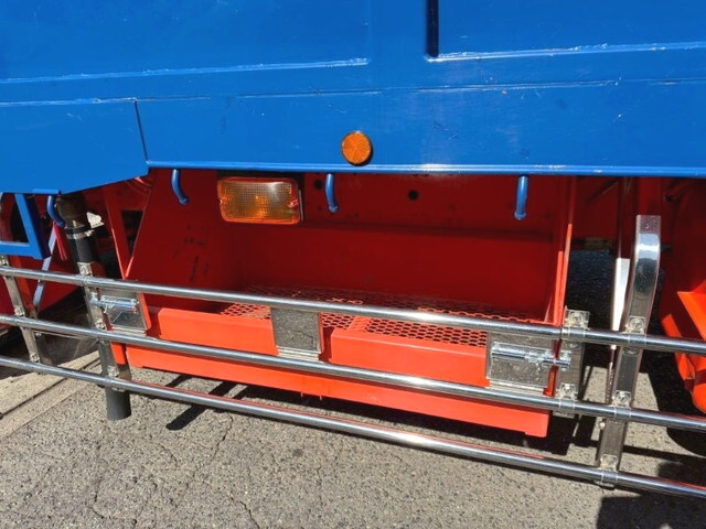 三菱ふそうファイタースクラップ運搬車増トン（6t・8t）[写真09]