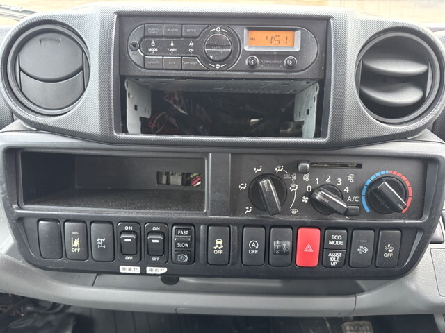 日野デュトロクレーン4段小型（2t・3t）[写真10]