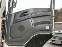 いすゞギガアルミウイング大型（10t）[写真12]