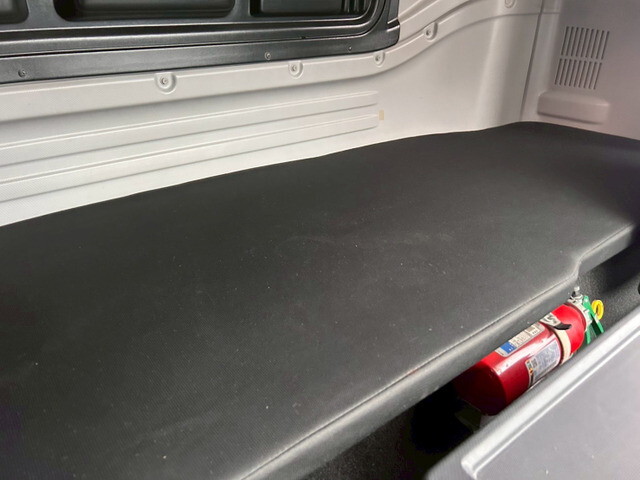 いすゞギガアルミウイング大型（10t）[写真14]