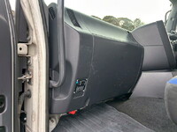 いすゞギガアルミウイング大型（10t）[写真16]