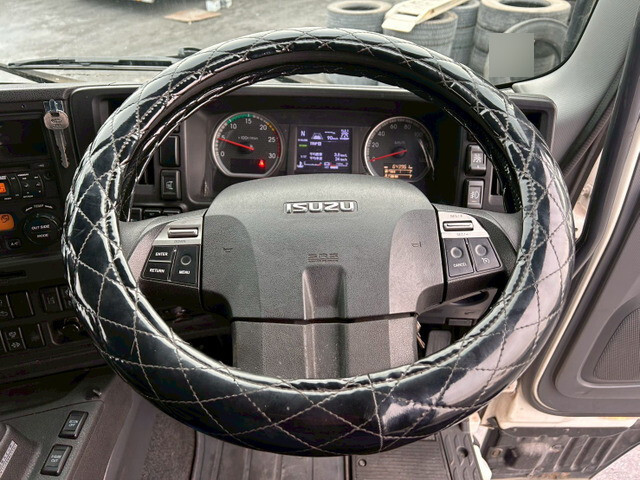 いすゞギガアルミウイング大型（10t）[写真18]