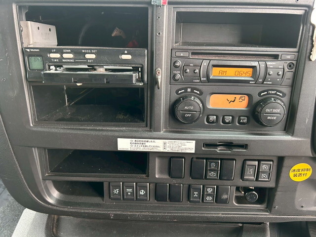 いすゞギガアルミウイング大型（10t）[写真23]