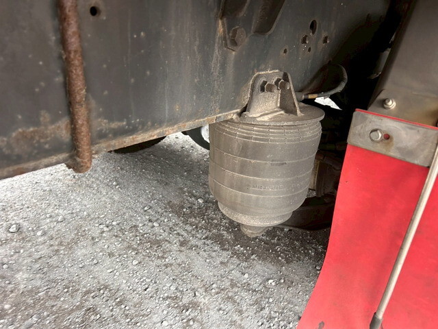 いすゞギガアルミウイング大型（10t）[写真35]