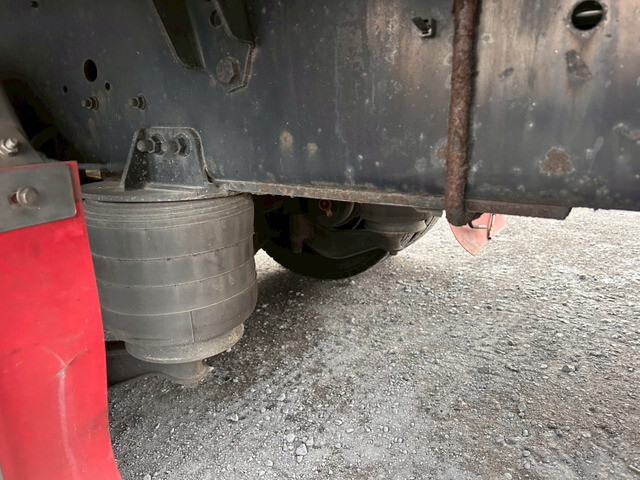 いすゞギガアルミウイング大型（10t）[写真36]