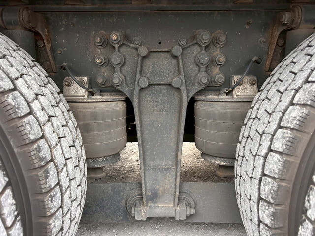 いすゞギガアルミウイング大型（10t）[写真39]