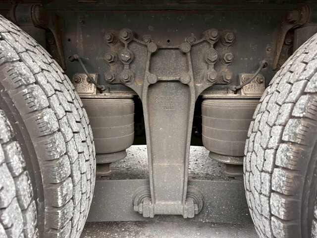 いすゞギガアルミウイング大型（10t）[写真40]