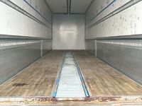 いすゞギガアルミウイング大型（10t）[写真11]