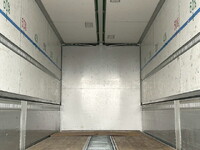 いすゞギガアルミウイング大型（10t）[写真15]