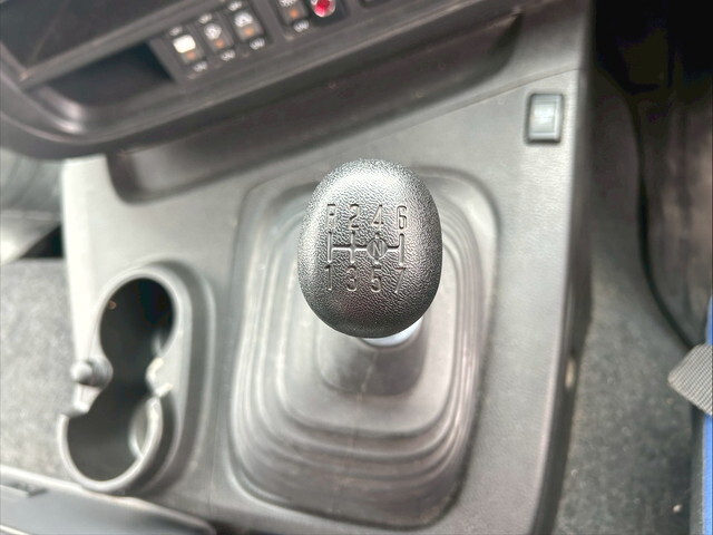 いすゞギガアルミウイング大型（10t）[写真28]