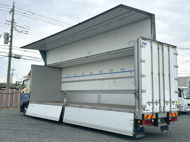 いすゞギガアルミウイング大型（10t）[写真05]