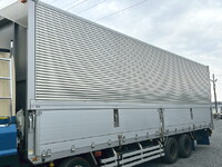 いすゞギガアルミウイング大型（10t）[写真09]