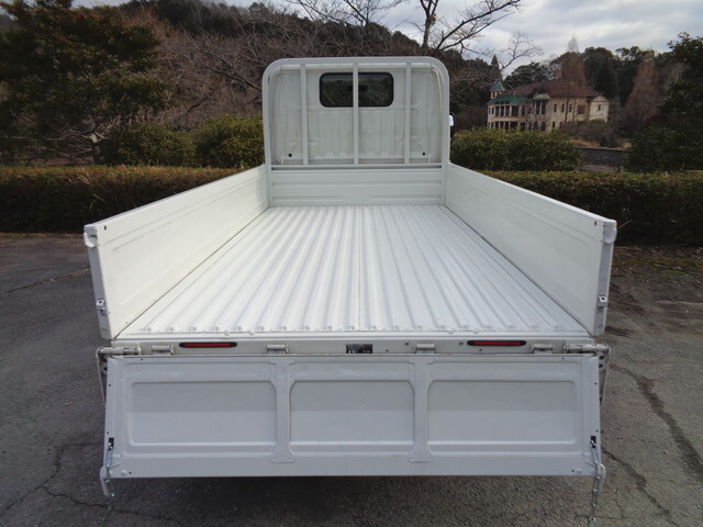 トヨタトヨエース平ボディ小型（2t・3t）[写真10]