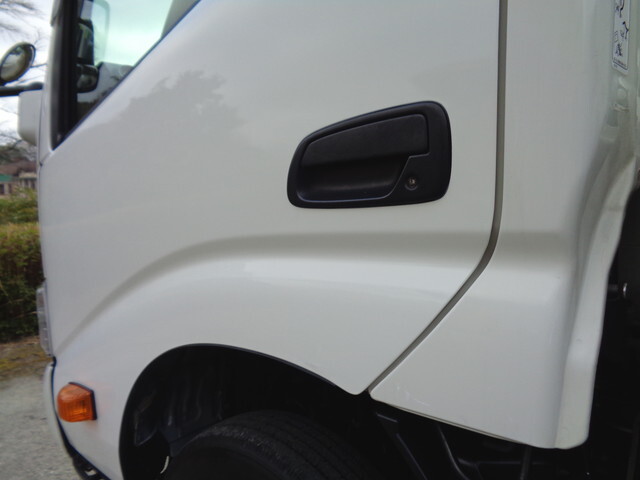 トヨタトヨエース平ボディ小型（2t・3t）[写真13]