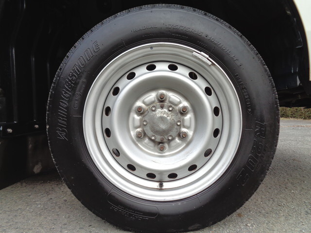 トヨタトヨエース平ボディ小型（2t・3t）[写真24]