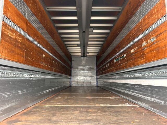 日野プロフィアアルミウイング大型（10t）[写真13]