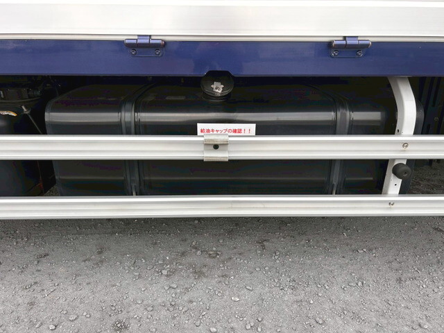 日野プロフィアアルミウイング大型（10t）[写真31]