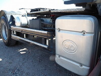 UDトラックスクオントレーラーヘッド（トラクターヘッド）大型（10t）[写真13]