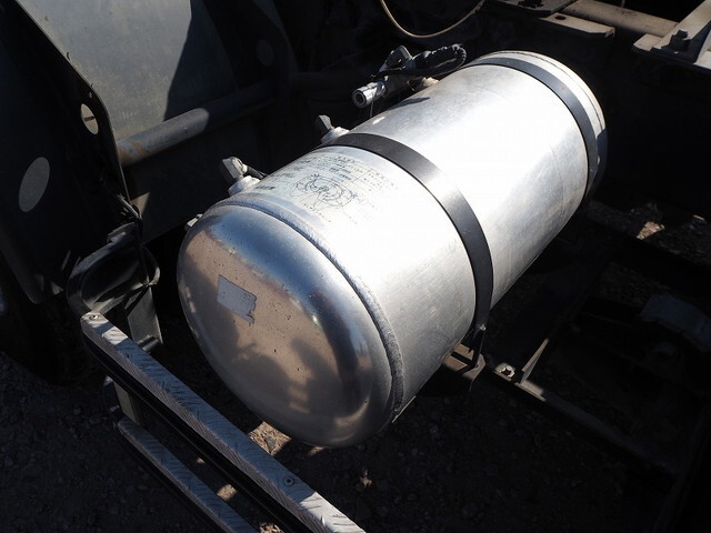 UDトラックスクオントレーラーヘッド（トラクターヘッド）大型（10t）[写真13]