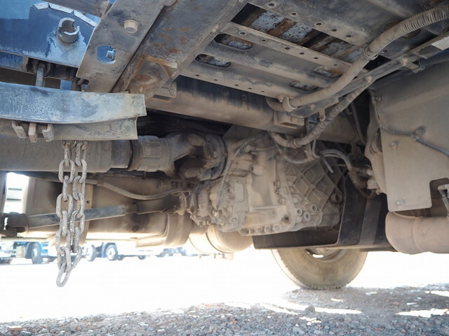 UDトラックスクオントレーラーヘッド（トラクターヘッド）大型（10t）[写真14]